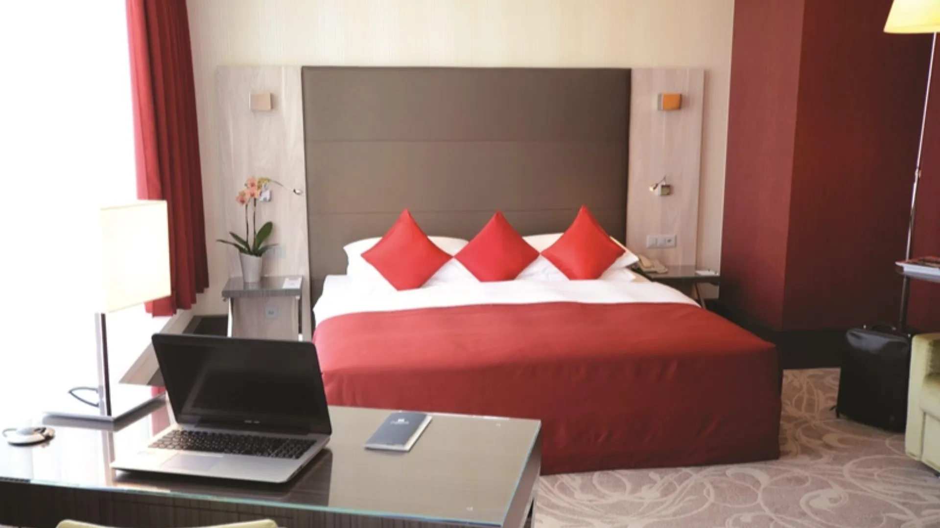 Hilton Geneva Hotel And Conference Centre Le Grand Saconnex 4*,