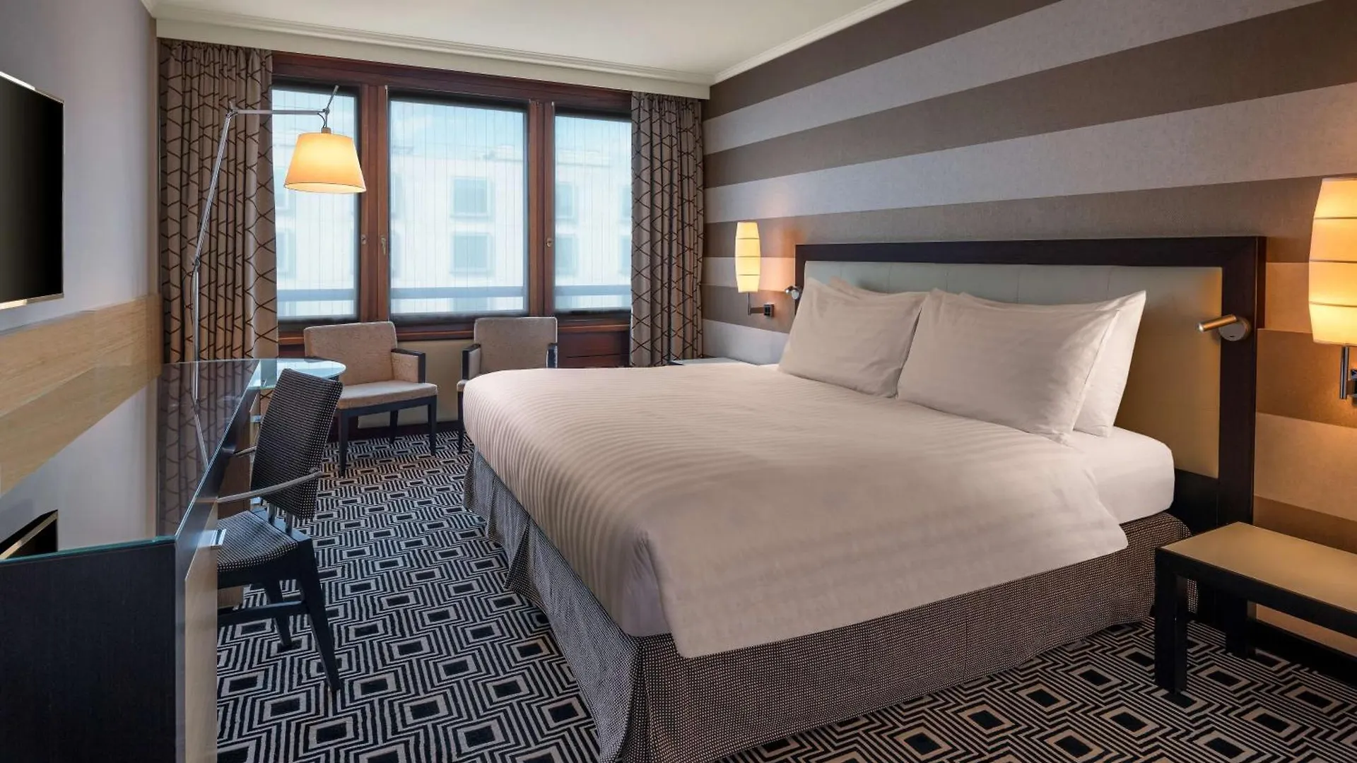 Hilton Geneva Hotel&Conference Centre Le Grand Saconnex 4*,  Suiza