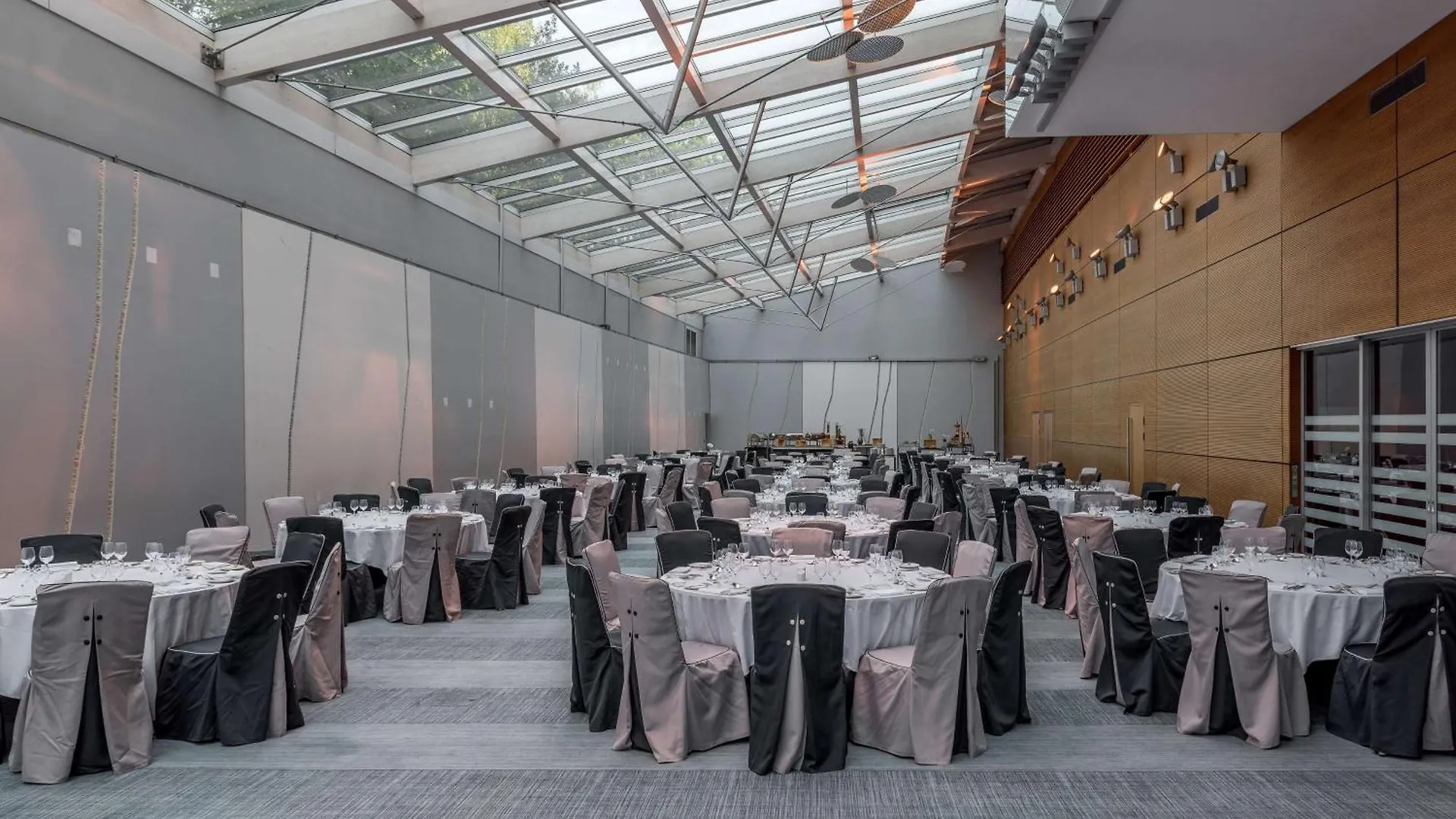 Hilton Geneva Hotel And Conference Centre Le Grand Saconnex